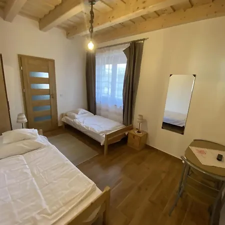 Nagy Bujdoso Vendeghaz Tardona