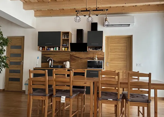 Nagy Bujdoso Vendeghaz * Tardona