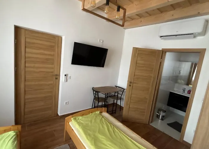 Nagy Bujdoso Vendeghaz *